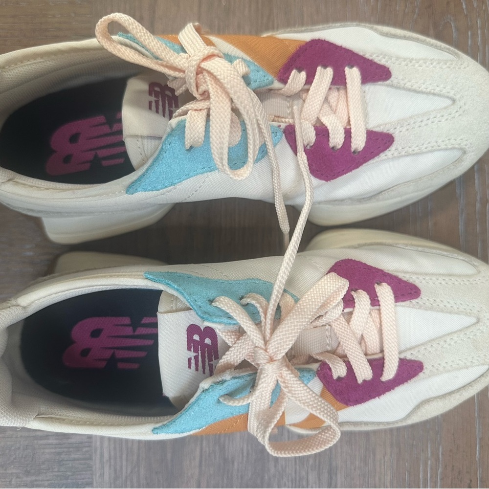 Women’s new balance 327  & calia colab. Size 6 - Picture 2 of 4